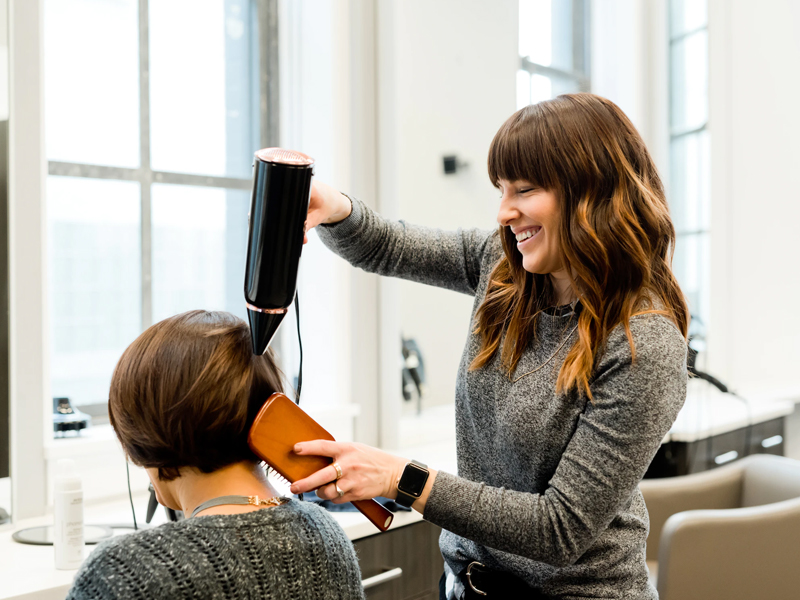 Hairdressing foil is a crucial tool for any stylist or salon professional. 